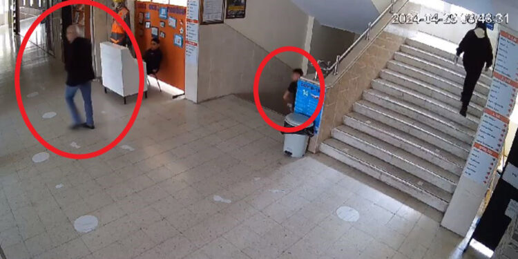 Sigarayla yakalanan öğrenci, müdür yardımcısını bıçakladı