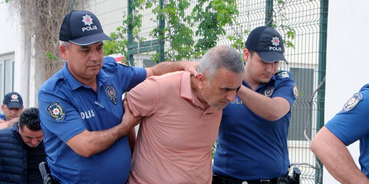 Seyhan Belediyesi Temizlik İşleri Müdürü Selahattin Şaş tutuklandı