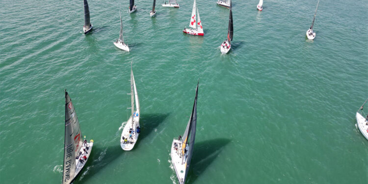 TAYK 2024 Trofesi'ne yat yarışı ile başladı