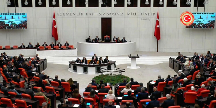 TBMM'de 23 Nisan özel oturumu