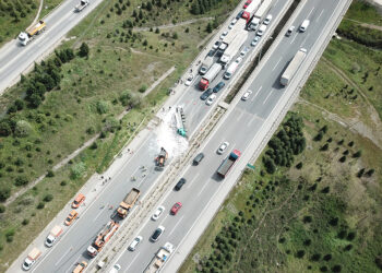 TEM Otoyolu'nda zincirleme kaza; İstanbul yönü trafiğe kapandı