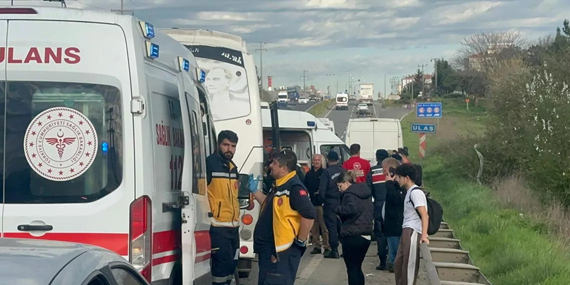 Tekirdağ'da servis araçları çarpıştı: 5'i asker, 16 yaralı