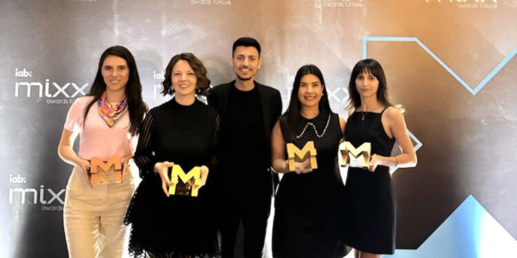 Teknosa'nın Atatürk projesi ‘Yılın En İyisi’ seçildi