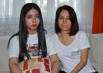 Teleferik mahsur kalan anne ve kızı, korku dolu anları anlattı