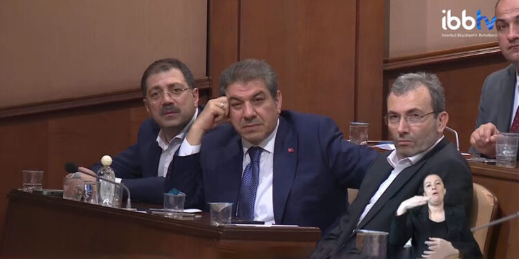 Tevfik Göksu'nun İBB AKP Grup Başkanvekilliği görevi sona erdi