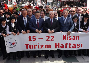 Trabzon 48'inci turizm haftası, kortej yürüyüşü ile başladı