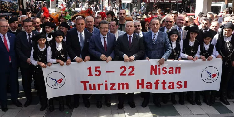 Trabzon 48'inci turizm haftası, kortej yürüyüşü ile başladı