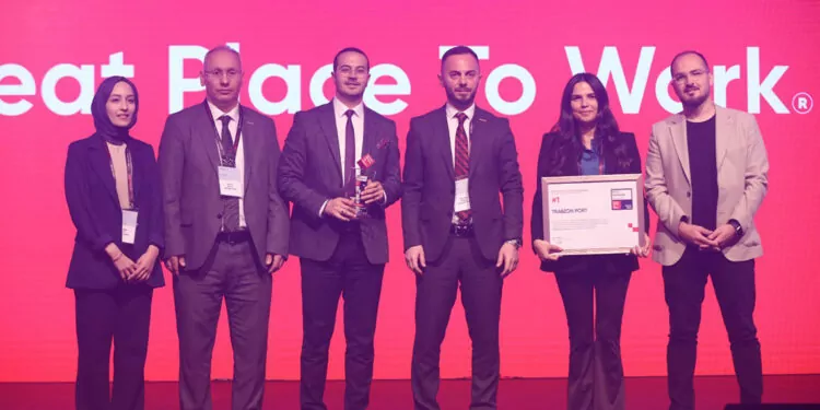 Trabzon port'a 'türkiye’nin en iyi işvereni' ödülü