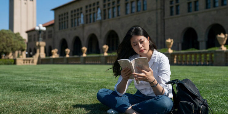 Türk öğrencilerin yurt dışı burs tercihleri araştırıldı