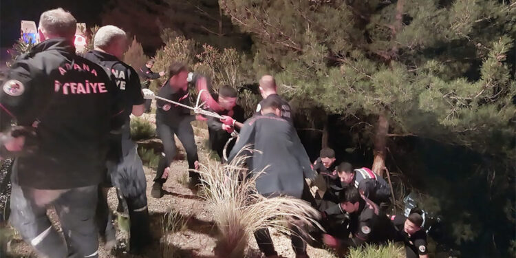Tarım işçisi taşıyan minibüs uçurumdan düştü; 3 ölü 18 yaralı