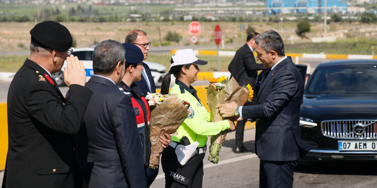 Vali Şahin: Antalya turizmde yeni bir rekor kırmış olacak