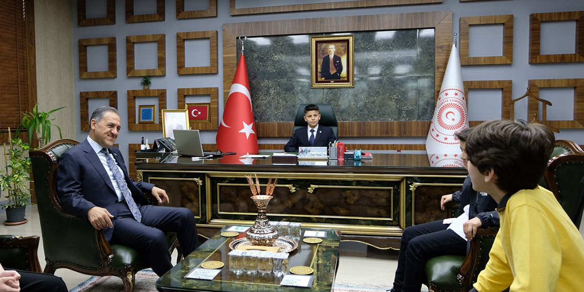 Vali koltuğuna oturan Muhammed: Dayanıksız binalara vermeyeceğiz