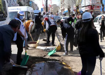 Van'da olaylar sona erdi; sokaklar temizlenmeye başlandı