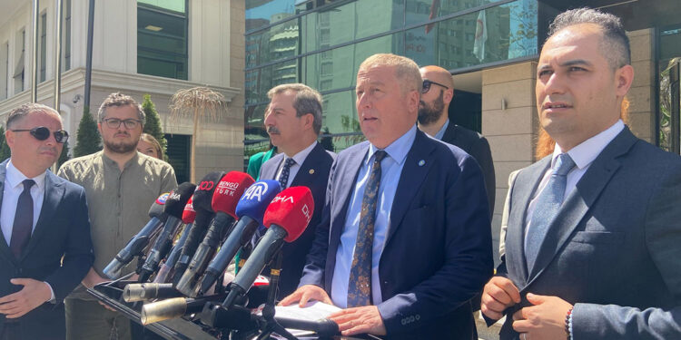 YSK'nın hukuka göre karar vermesini bekliyoruz