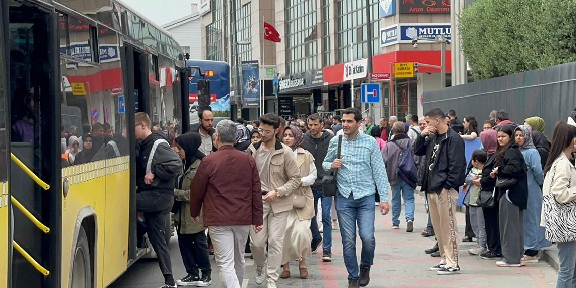 M5 Üsküdar-Samandıra hattında eğitim amaçlı kullanılan yolcusuz metrolar çarpıştı.