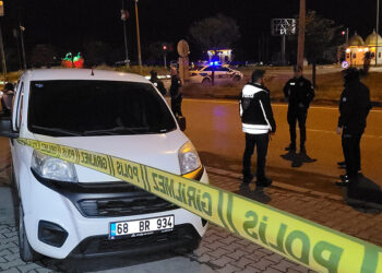 Tartışıp kavga ettiği kişi tarafından vurularak yaralandı