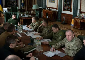 Zelenski, i̇ha üretim planlarını askeri yetkililerle görüştü