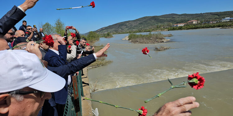 Zonguldak'ta köprü faciasında ölenler, 12’nci yılında anıldı