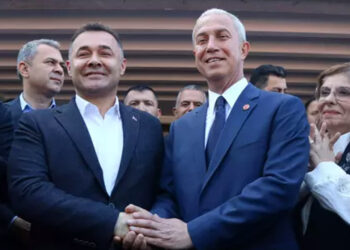 Alanya Belediyesi'nde devir teslim töreni