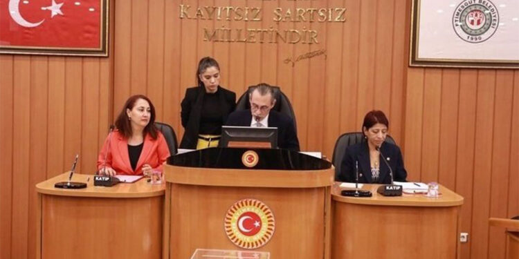 Erdal Beşikçioğlu ilk meclis toplantısını yaptı