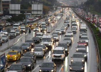 2022'de motorlu kara taşıtları 343,9 milyar kilometre yol kat etti