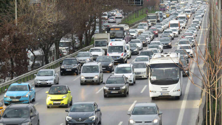 Tatilin ilk 3 gününde trafik kazalarında 19 kişi hayatını kaybetti