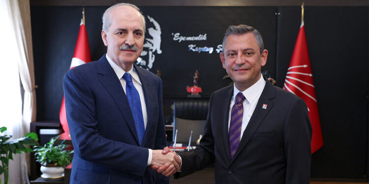 Özgür Özel TBMM Başkanı ile bir araya geldi