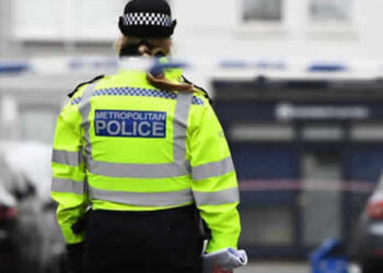İngiltere'de kılıçlı saldırgan paniği