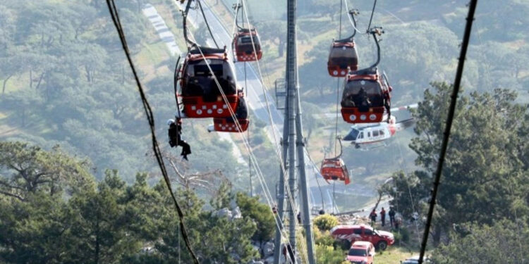 Antalya'da yaşanan teleferik kazasına ilişkin 4 kişi tutuklandı