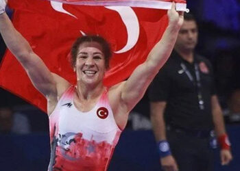 Milli güreşçi Yasemin Yiğit Adar, 2024 Paris Olimpiyatları kotası aldı