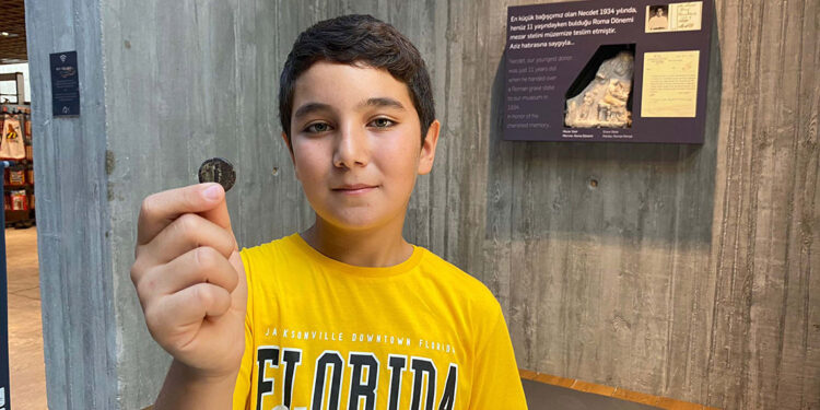 10 yaşındaki Onur, Türkiye'nin en küçük eser bağışçısı oldu