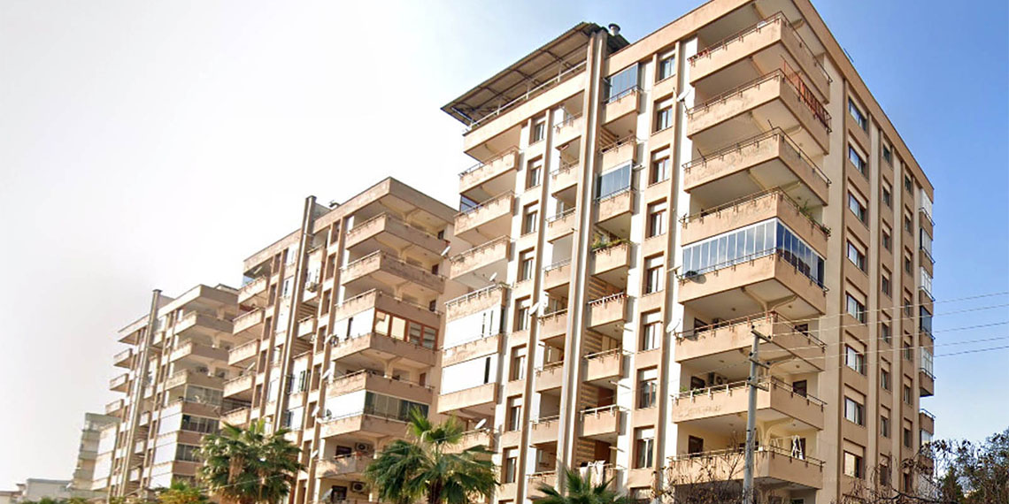 Kahramanmaraş’ta, 150 kişinin hayatını kaybettiği Palmiye Sitesi'nin bilirkişi raporunda, yapının 9 katlı olması gerektiği ancak yıkılan binanın 12 katlı olduğu belirtildi.