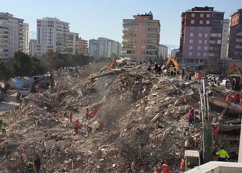 150 kişinin hayatını kaybettiği Palmiye Sitesi'nin zemin etüdü göz kararı yapılmış