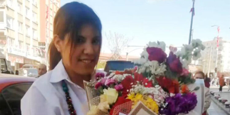 16 yaşındaki ablasını bıçaklayarak öldürdü