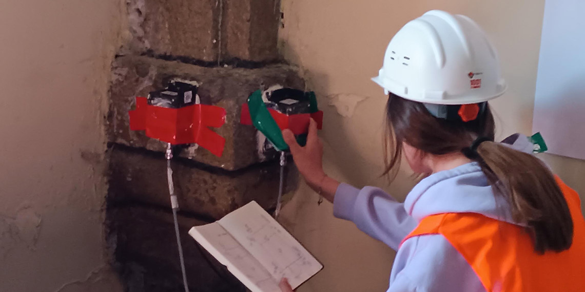 170 yıllık binanın EKG'sini çekiyorlar