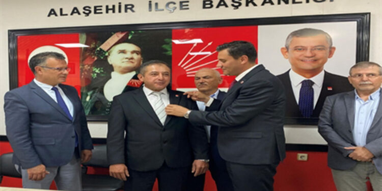 İYİ Parti Alaşehir İlçe Başkanı CHP'ye katıldı