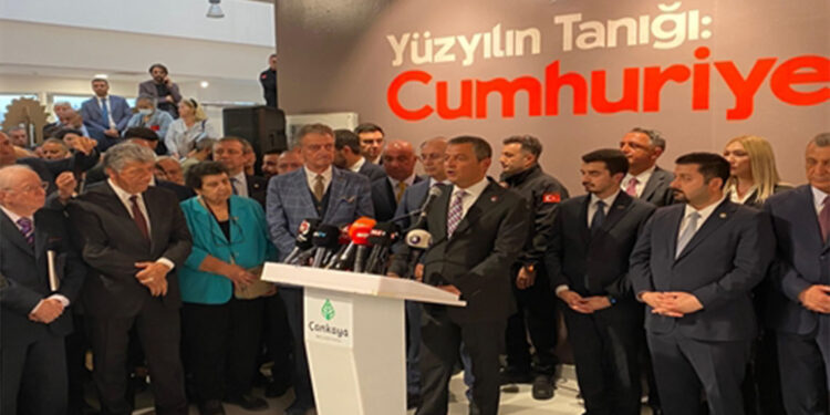 Atanamayan öğretmenleri 18 Mayıs'ta Saraçhane'ye bekliyoruz