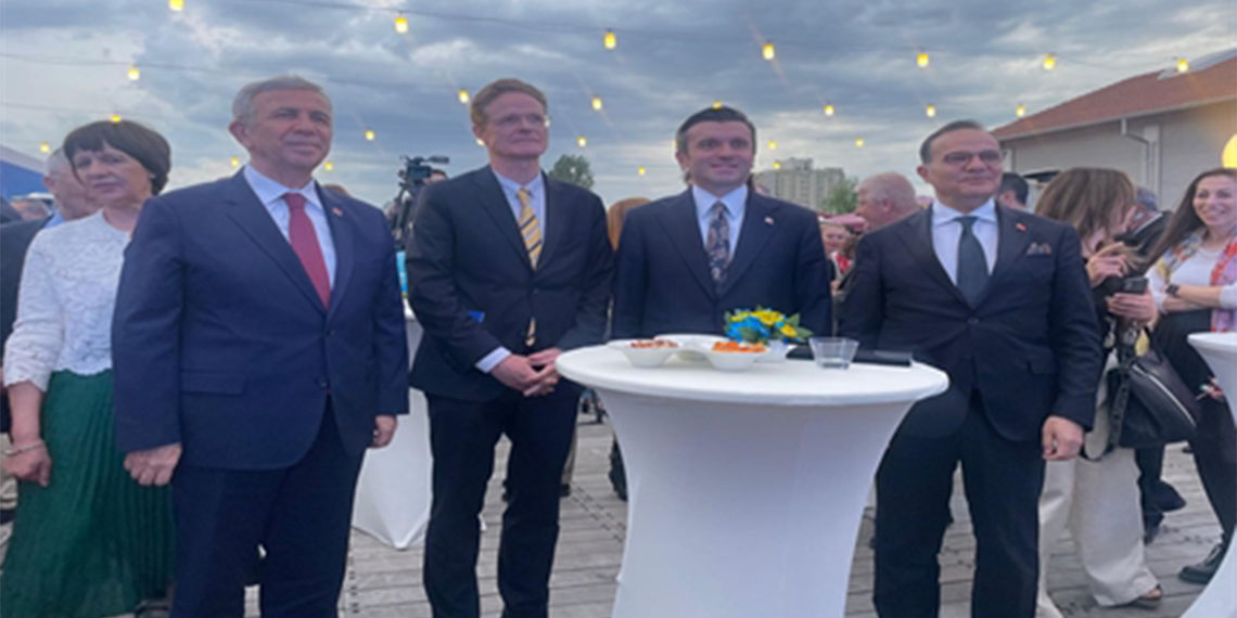 9 Mayıs Avrupa Günü Ankara'da 'Ortak Değerlerimiz, Ortak Geçmişimiz' ve 'Birlikte İnşa Ettiğimiz Barış ve Refah' sloganıyla kutlandı.