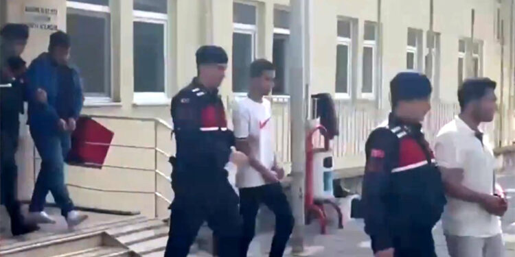 Sibergöz-38 operasyonlarında 51 şüpheli yakalandı