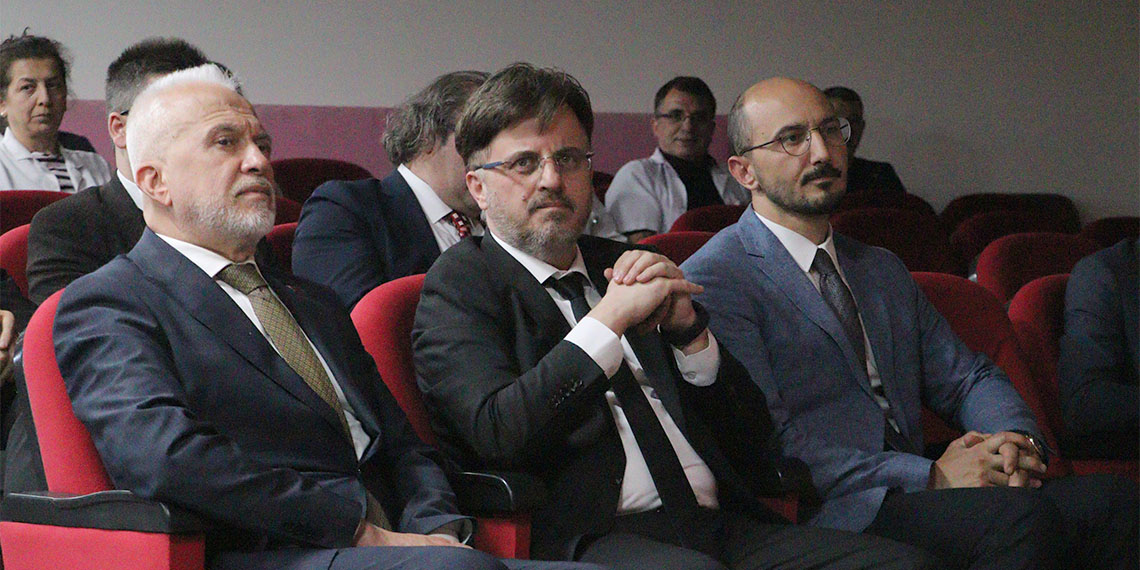 Sağlık Bakan Yardımcısı Huzeyfe Yılmaz, “Sağlık Bakanlığı olarak, ciddi bir veri hazinesinin üzerinde oturuyoruz. Dünyada bizim kadar sağlık verisini toplayan başka bir ülke yok” dedi.