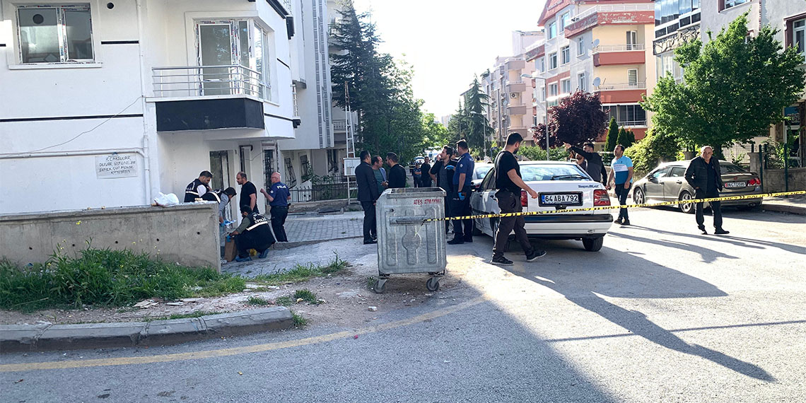 Ankara'da emekli polis Mehmet Yılmaz, borç- alacak nedeniyle tartıştığı müteahhit Kerem Kaya'yı sokak ortasında tabancayla vurarak öldürdü, Erkan Yıldız'ı yaraladı.