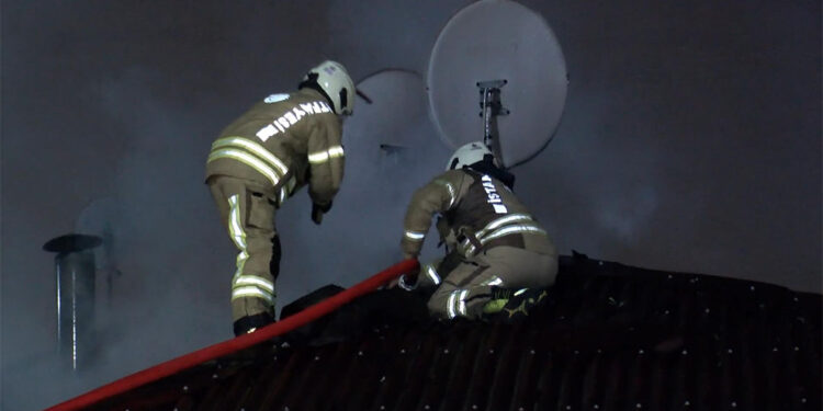 Sultangazi'de iş yeri yangını