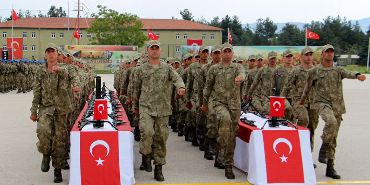 Isparta Dağ Komando Okulu'nda 169 sözleşmeli er yemin etti