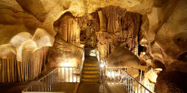 Taşkuyu Mağarası'nı yılda 200 bin kişi ağırladı