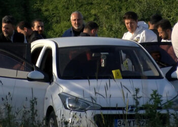 Arnavutköy'de polisle şüpheliler arasında çatışma