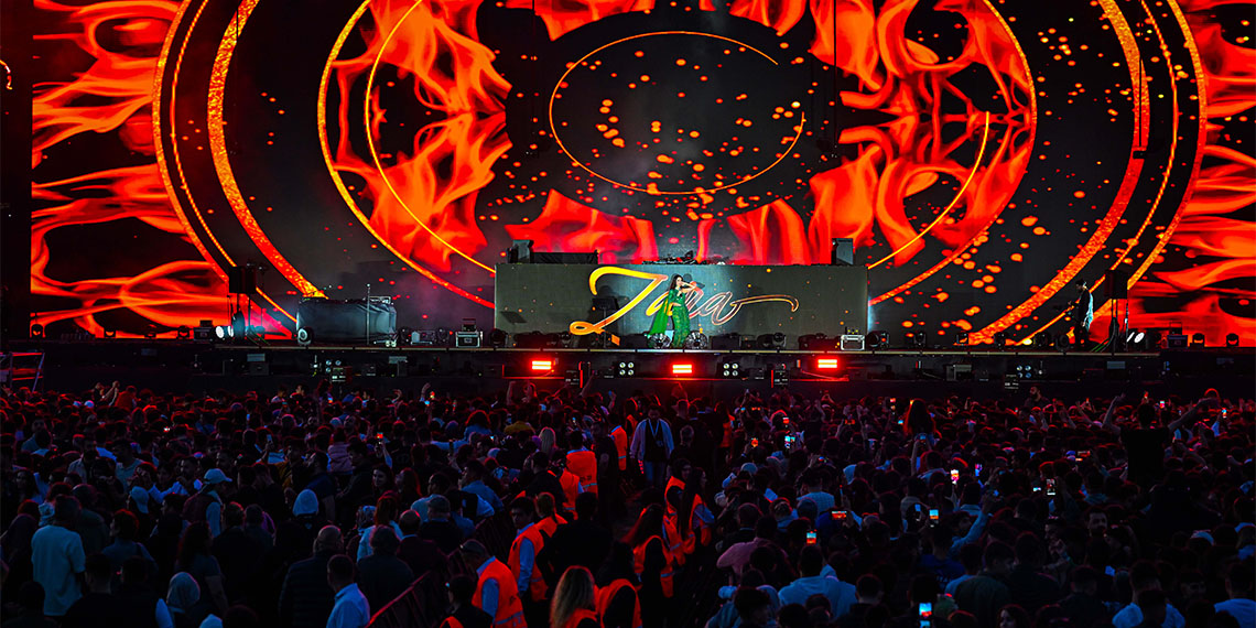 Müzik performansı ve led ışıklarla görsel şölene ev sahipliği yapan ‘Rams Müzik Festivali By Mr Dosso Dossi’ konserinde binlerce müziksever ağırlandı.