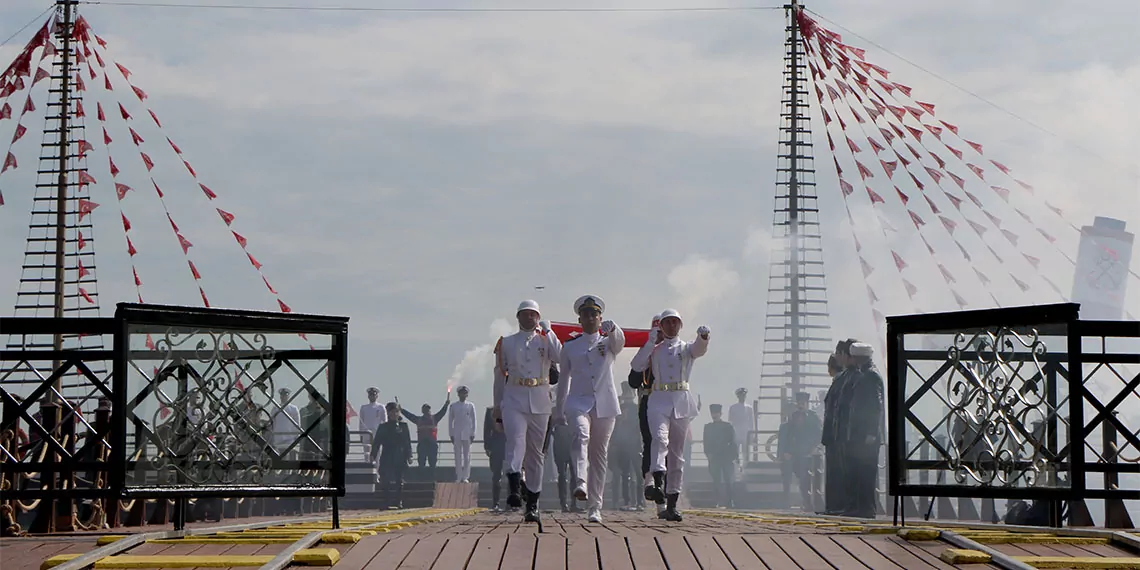 Samsun'da 19 mayıs atatürk'ü anma, gençlik ve spor bayramı, coşkuyla kutlanıyor. Atatürk anıtı'na çelenk bırakılmasının ardından tütün i̇skelesi'nde geçilerek tören düzenlendi.