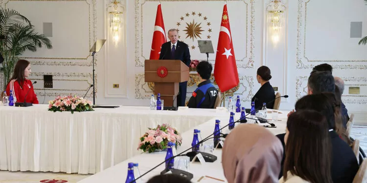 Cumhurbaşkanı erdoğan 19 mayıs'ta gençlerle bir araya geldi