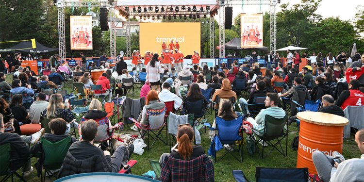 Filenin Sultanları'nı dev ekranda izlediler