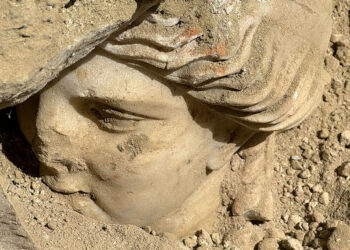 Laodikya'da Hygieia heykelinin başı bulundu